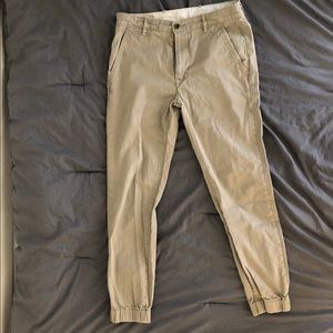 Levi’s Chino Joggers in Khaki